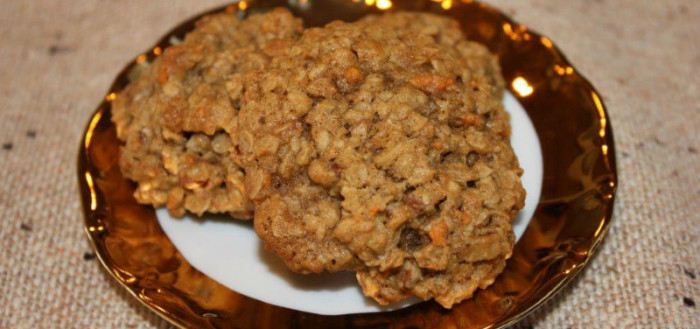 Oatmeal Cookies with Sorghum, Sweet Potato and Pecans
